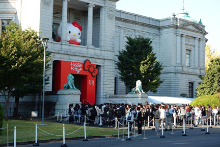 東京国立博物館「ハローキティ展」で展示のモデル！限定350体　キティ×ハーマン 東京国立博物館で「ハローキティ展」が開催！ フォトスポット＆会場