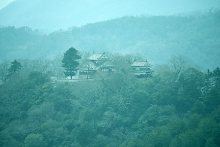 備中松山城は急坂の上の山城（やまじろ） | イケてる、モノ・コト