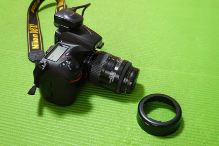 古いNikkor 35～105mm F3.5～4.5DにレンズフードHB-5をつける | イケ