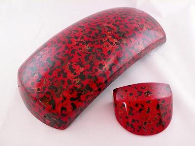 メンテナンス済み　津軽三味線　紅木　糸巻　ニ本溝　正寸　津軽塗胴掛け　べっ甲バチ 紅木津軽三味線6分大金細綾杉本鼈甲胴掛