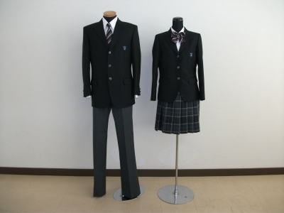 精華学園高等学校 制服です。 - 20110306_816186.jpg