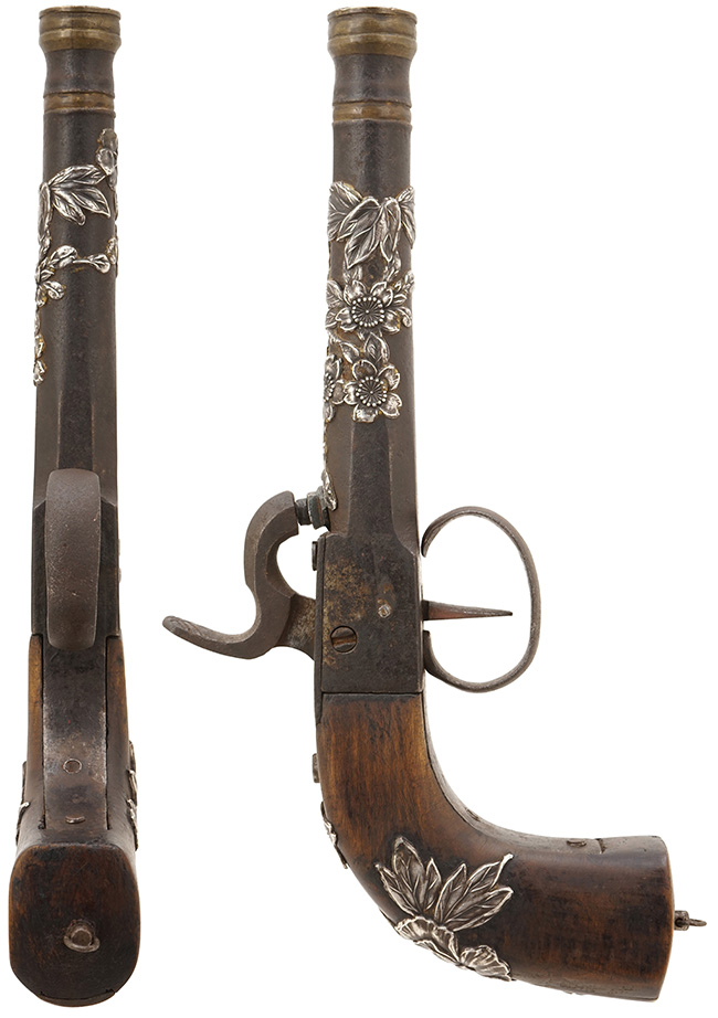 銀桜牡丹図高肉彫象嵌 ドントル銃 (銃砲刀剣類登録証付古式銃)(戸) ㊿