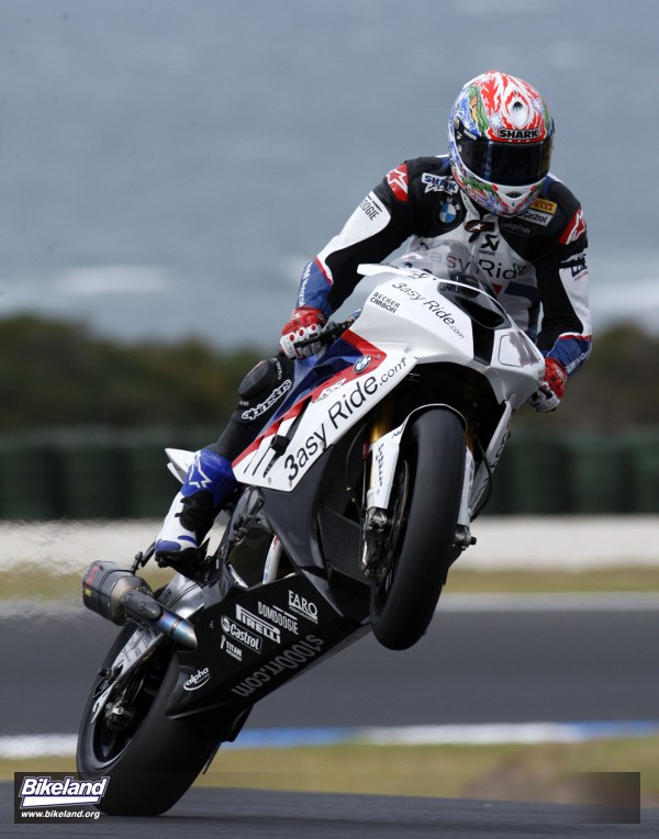 s1000rr-wheelie.jpg