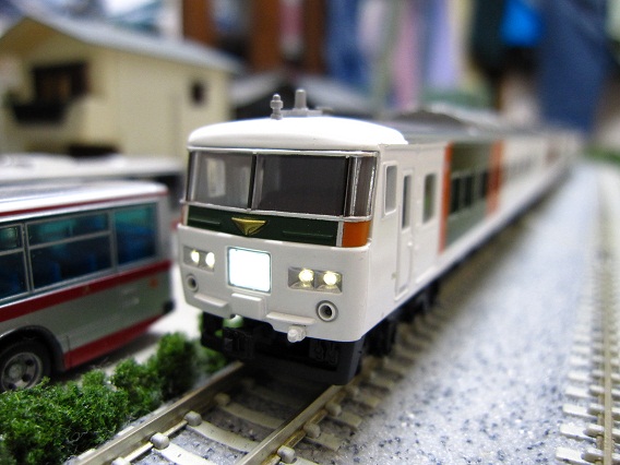 マイクロエース 新製品185系田町車＆ジオコレ東急バスと建機導入
