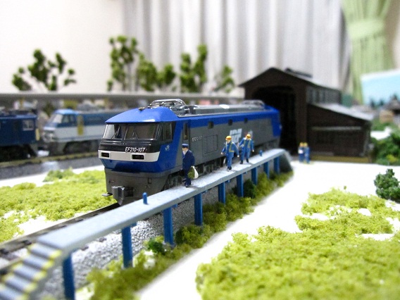 KATO EF200 新塗装 コンテナ貨物列車快走！！我が家鉄道