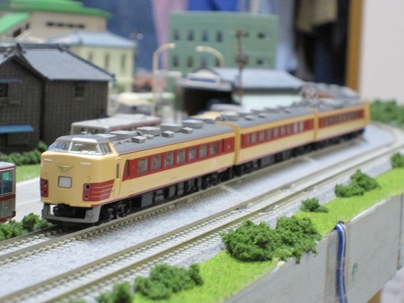 マイクロエース 183系 あずさM8編成9両セット入線（＾＾ゞ | 鉄道に