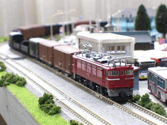 ☆昭和初期☆戦前☆本堅地☆ダイヤ側半月幕の内☆三段重☆重箱☆漆器☆漆芸☆ 若松機関区|常設展示室|北九州市 時と風の博物館