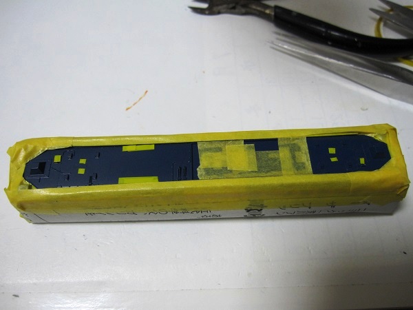 Nゲージ鉄道模型】KATO EF64-1000一般色 屋根を塗装する編