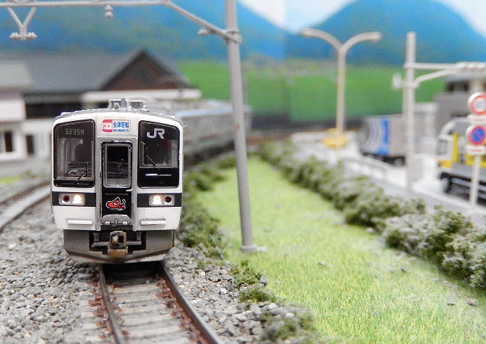 【一点物】Nケース付｜工場周辺の線路情景｜リアルウェザリング模型 Nゲージ鉄道模型】鉄コレ719系磐越西線あかべぇ塗装 ウェザリング