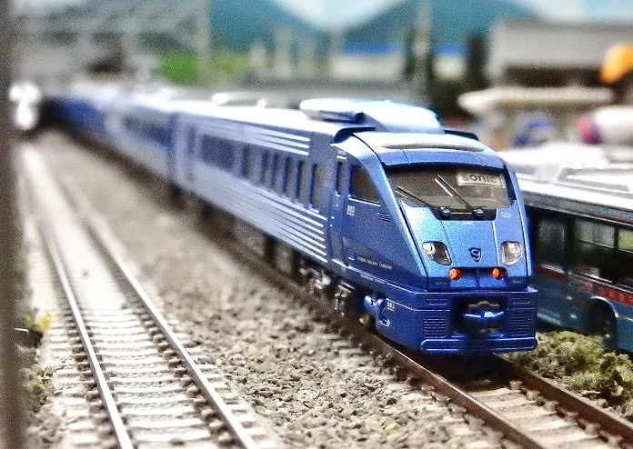 （新品、未走行）JR九州833系　ソニック　リニューアル7両セット 883系 「ソニック」 リニューアル車 (7両セット) (鉄道模型) - ホビー