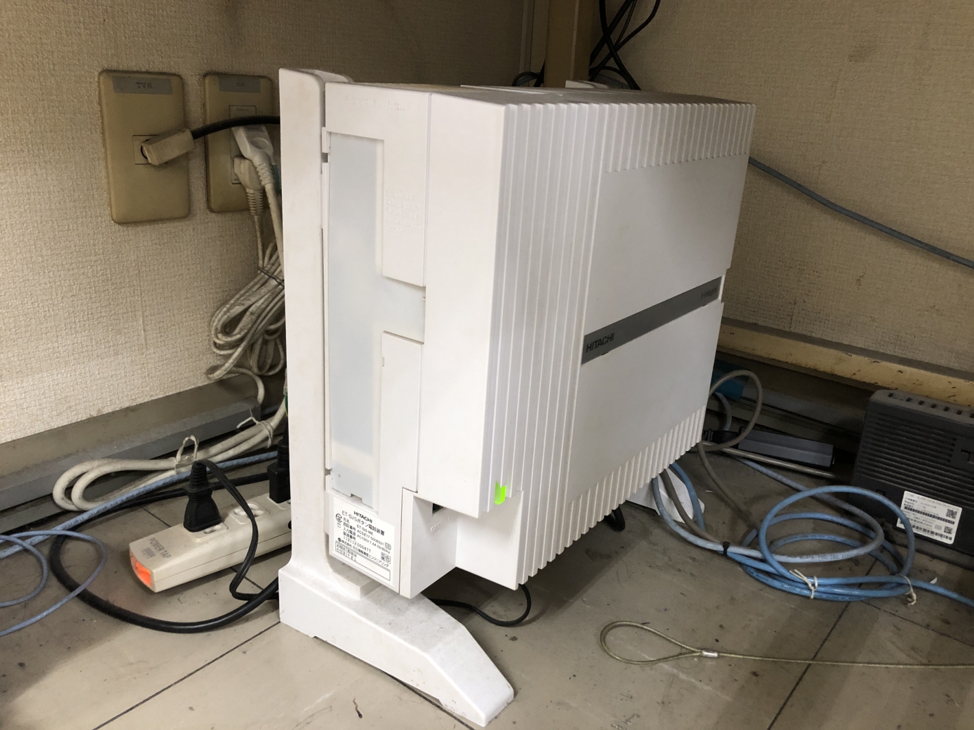 Buffalo(バッファロー) 法人向けルーター VR-U300Wを設置しました