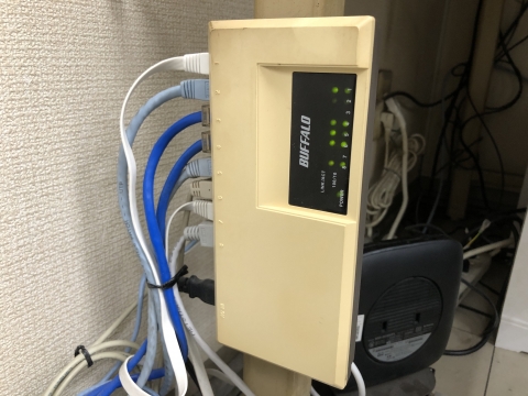 BUFFALO レイヤー2 Gigabit Switch BS-GSL2008 Amazon.co.jp: バッファロー 法人向け Giga対応 Layer2 スマートLite