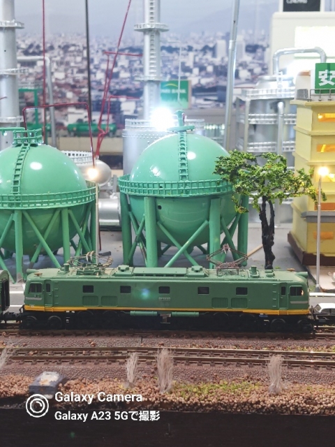 今となっては補助機が必要なマイクロエースEF58青大将と44系客車特急