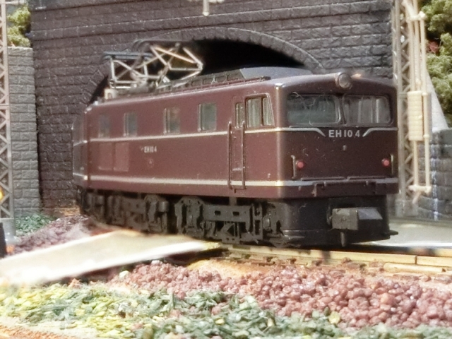 マイクロエース国鉄EH10-4 茶色 試作機 試験塗装（茶色）と貨物列車