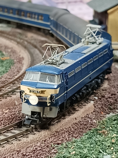 シリーズ20系寝台特急「あさかぜ」(初期編成)とJR EF66-0形電気機関車