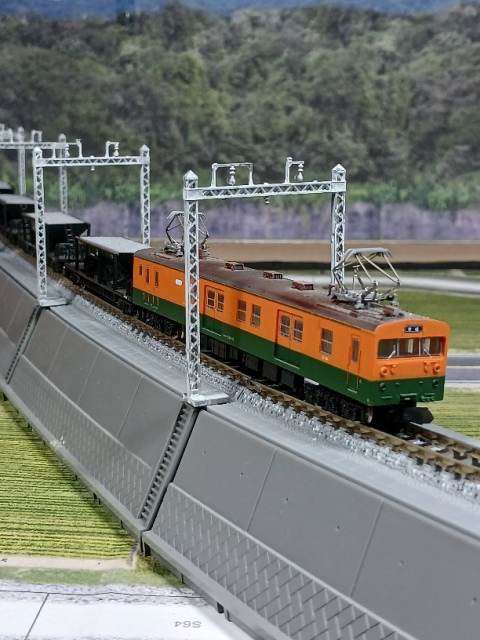 クモニ143-5とホキ800貨物編成 | 湘南急行鉄道物語