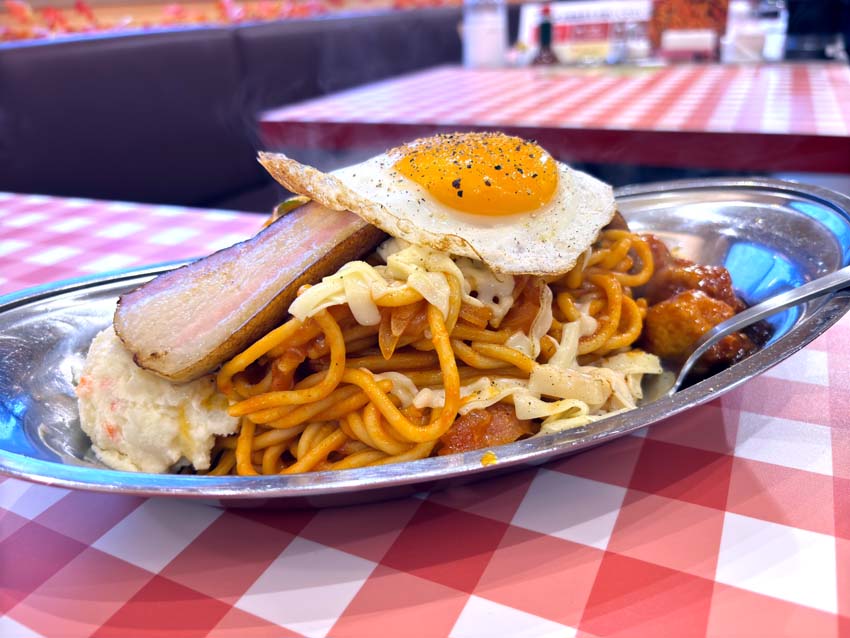 ナポリタン専門店 パンチョの『ナポリタン王道セット』 | ナオの備忘録