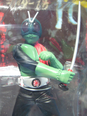 「死神博士（新色蓄光）+ミニソフビ」メディコム天本英世フィギュア仮面ライダー 死神博士（新色蓄光）+ミニソフビ」メディコム天本英世
