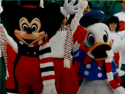 東京ディズニーランド ミッキー 10周年パスポート　クリスマスイブ ミッキー＆ミニーがソロで歌う！TDS『イッツ・クリスマスタイム