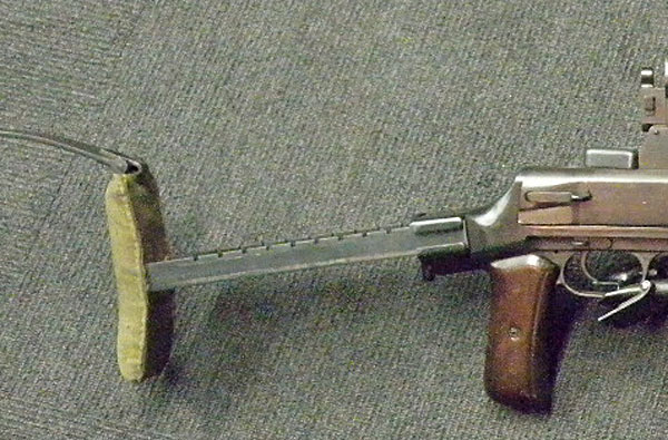 折り畳む銃床 「DT 車載軽機関銃」 | Chicago Blog