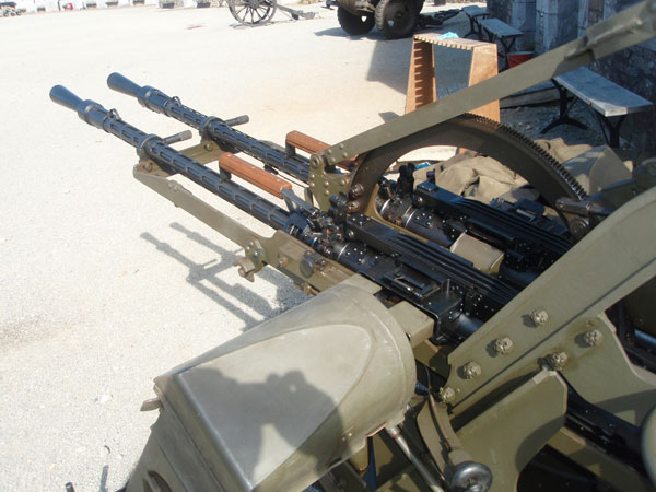 ZPU-2 対空機関砲! | Chicago Blog