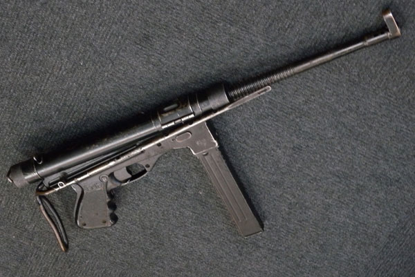 長くて、重い銃 銃の先にナイフをつけるって、なんか良いよね 🥰 : r