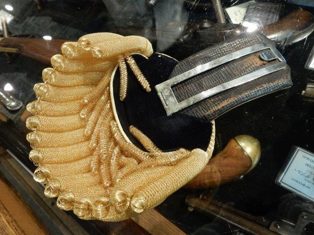 過ぎし帝国の遺産「日本海軍大佐正肩章＆佐官用正帽」帽子と肩章