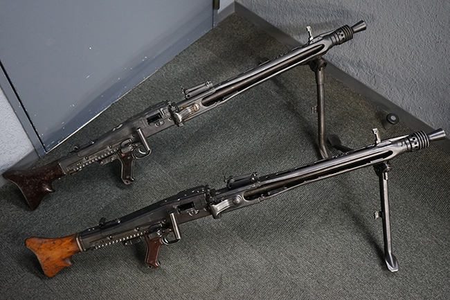 ＢＷドイツ軍/連邦軍＊１９５７年制定＊２連略綬＊ＫＶＫ＋東部戦線（実物） ＢＷドイツ軍⁄連邦軍＊１９５７年制定４連略綬⁄リボンバー（実物）