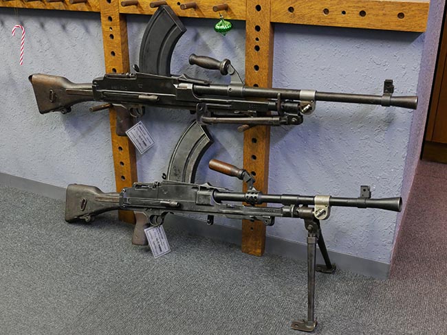 軽機関銃二脚グランプリ (前編) | Chicago Blog