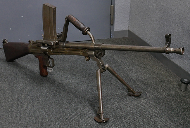 軽機関銃二脚グランプリ (後編) | Chicago Blog
