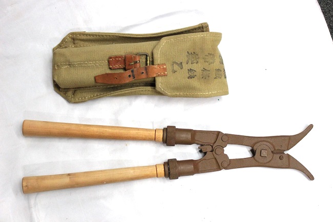 大阪店より日本軍復刻装備品やガスマスクなどを多数出品中です