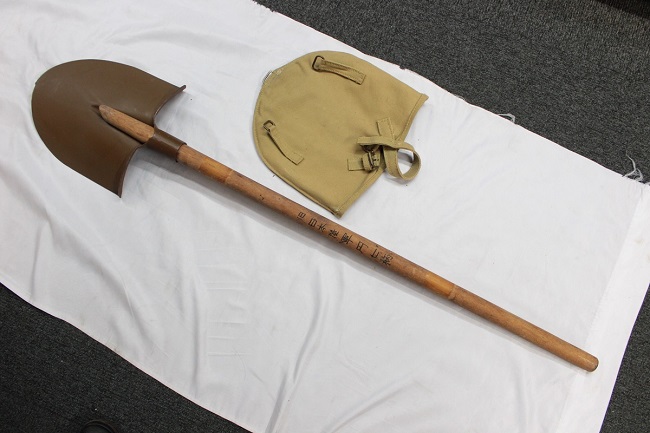大阪店より日本軍復刻装備品やガスマスクなどを多数出品中です