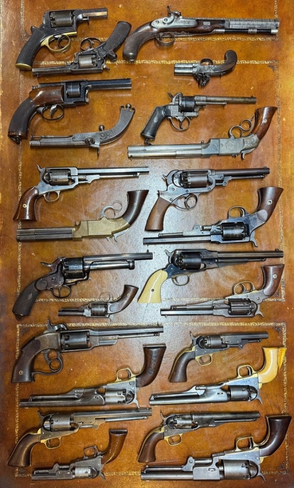 松本零士先生旧蔵品古式銃 、明日のビクトリーショーにて展示＆大阪店