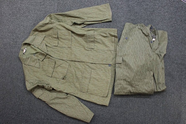 大阪店から現在ヤフオクに東ドイツ軍軍装品8点を出品中です! | Chicago