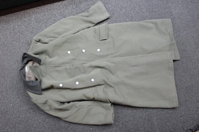 大阪店から現在ヤフオクに東ドイツ軍軍装品8点を出品中です! | Chicago
