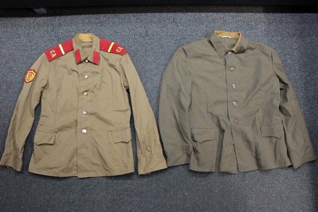 大阪店から現在ヤフオクにソ連軍ロシア軍の戦闘服や制服を8点を出品中