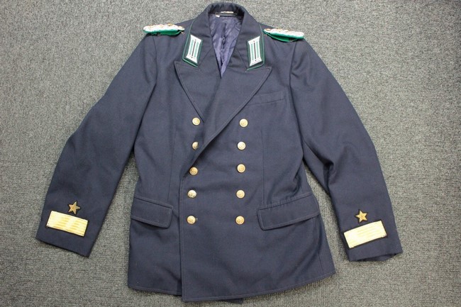 大阪店から現在ヤフオクにソ連軍東独軍英軍ポーランド軍の戦闘服や制服