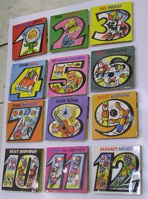 仕掛け絵本クバシュタ12ヶ月の仕掛け絵本