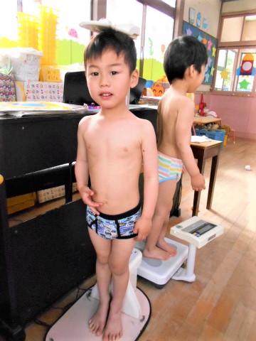幼稚園児身体測定　裸 身体測定 - 20170510_1997516.jpg