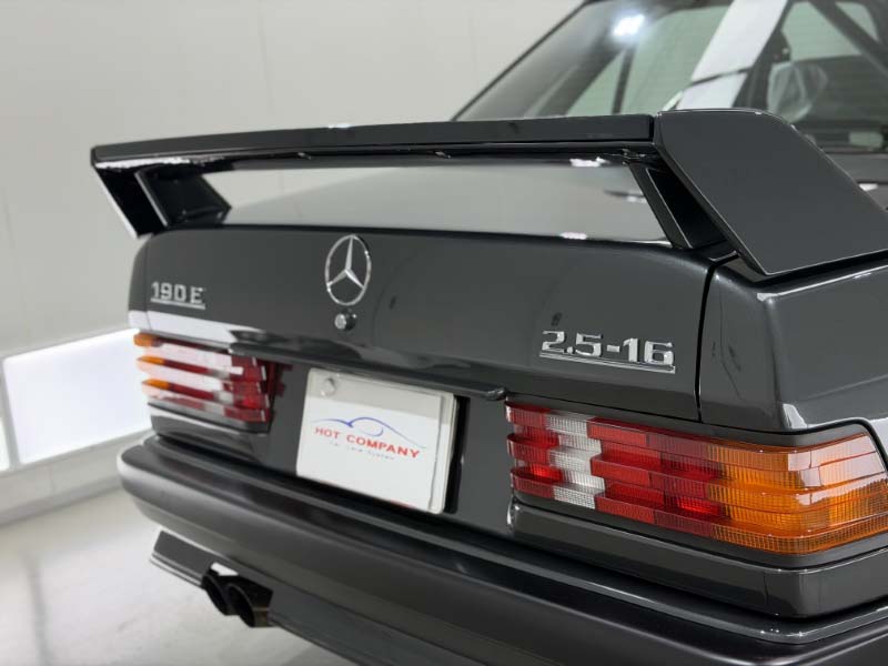 時を超え、新車以上の輝きへ。世界限定500台「Mercedes-Benz 190E 2.5 