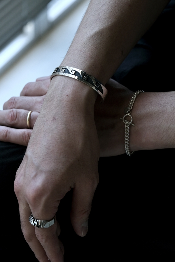 ホピ族バングル HOPI BANGLE-STEWARD TEWAINA ホピ族バングル HOPI BANGLE-STEWARD TEWAINA - メルカリ
