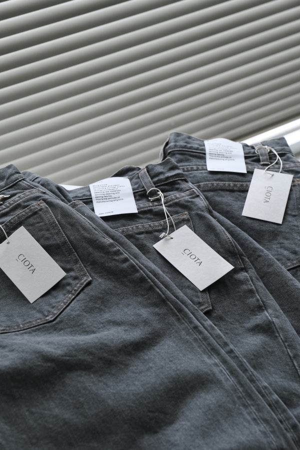 美品 CIOTA グレー ワイドテーパードデニム32 CIOTA (シオタ) グレー スビンコットン 13,5oz ワイドテーパード