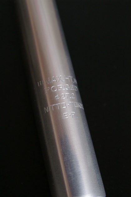 Nitto S66 Triathalon Alloy Seatpost 27.2 / 300mm | ある日の光