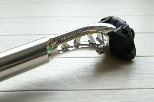 MICHE Supertype Seat Post | ある日の光