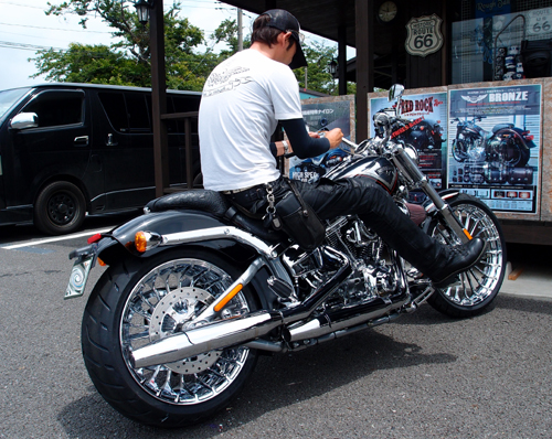 2017年FXSE★ブレイクアウトCVO★純正リアホイールタイヤセット 2017年FXSE☆ブレイクアウトCVO☆純正リアホイールタイヤセット 2017年FXSE