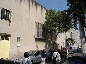 大好き！ルイス・バラガン | HIGH＆LOW