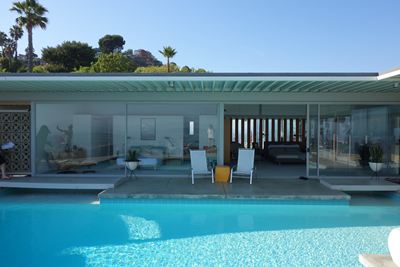 ザ プレセンス オブ ザ ケース スタディ ハウス ROOM TOUR] A mid-century home that makes the most of the