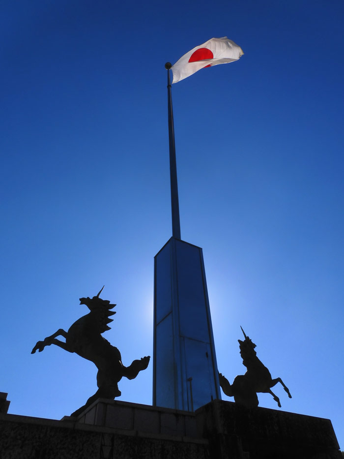 聖徳記念絵画館 ユニコーン像』神宮外苑で出合った阿吽の一角獣！ | K