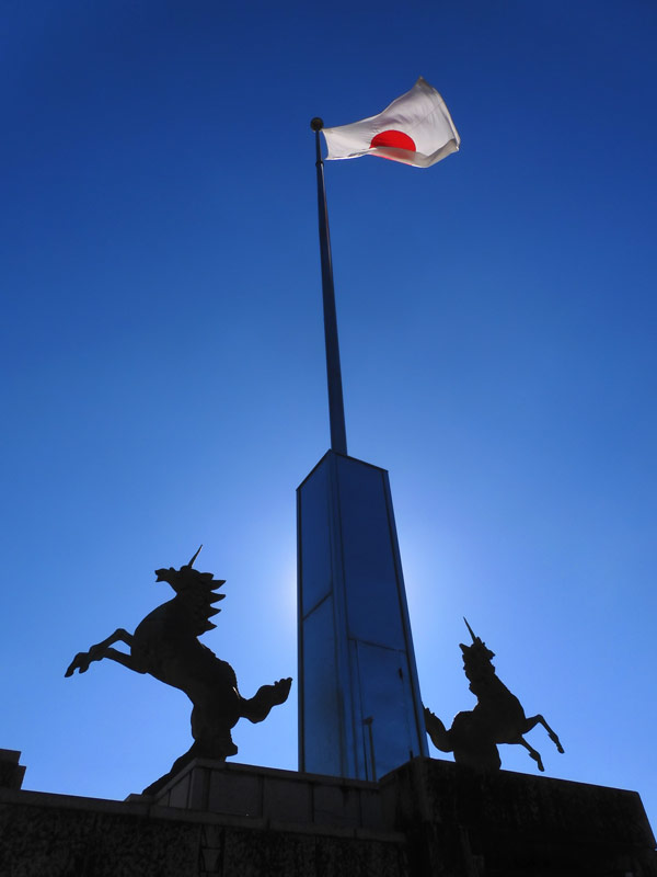 聖徳記念絵画館 ユニコーン像』神宮外苑で出合った阿吽の一角獣！ | K