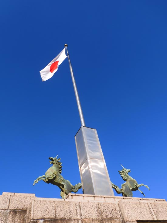 聖徳記念絵画館 ユニコーン像』神宮外苑で出合った阿吽の一角獣！ | K